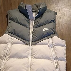 Nike Storm Fit Windrunner Puffer Vest.  Gray And Lt. Bone.